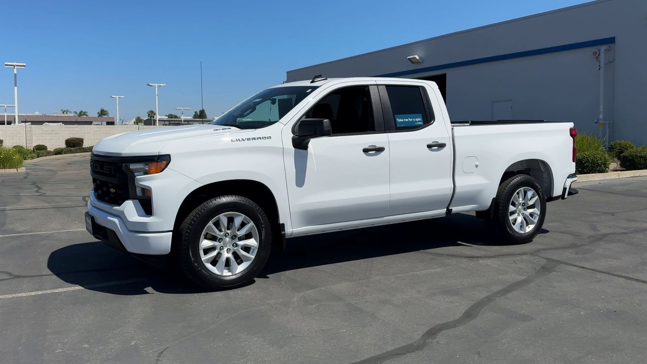 2025 Chevrolet Silverado 1500 Custom photo 8