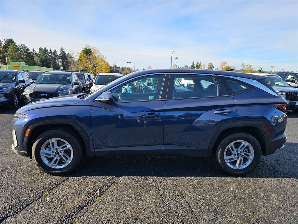 2025 Hyundai Tucson SE photo 3