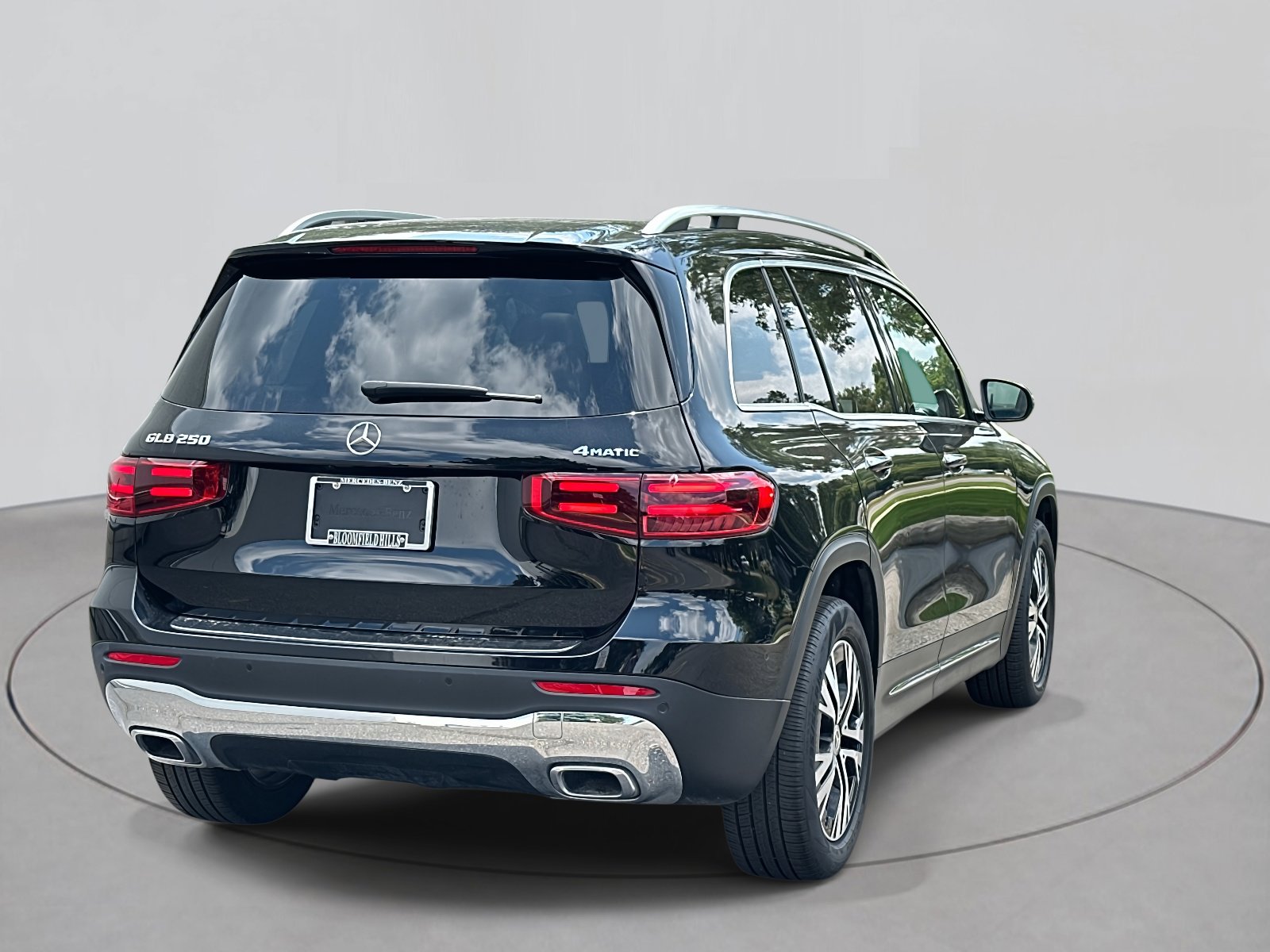 2024 Mercedes Benz GLB 250 4MATIC photo 4