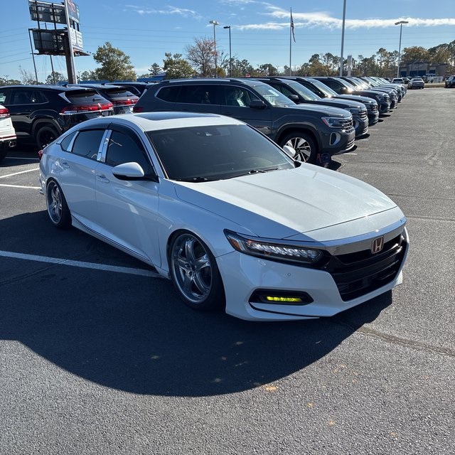 2020 Honda Accord Touring's photo