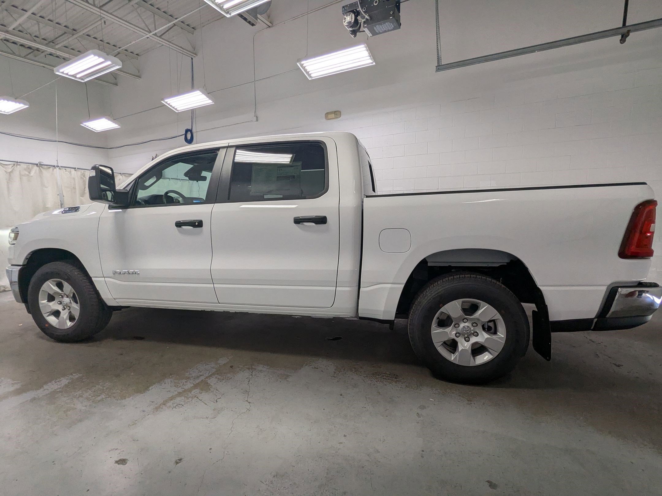 2025 Ram 1500 Tradesman photo 6