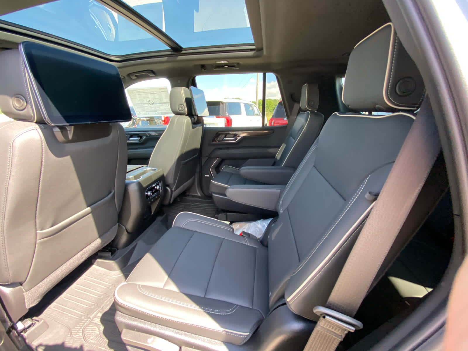 2025 Gmc Yukon photo 24