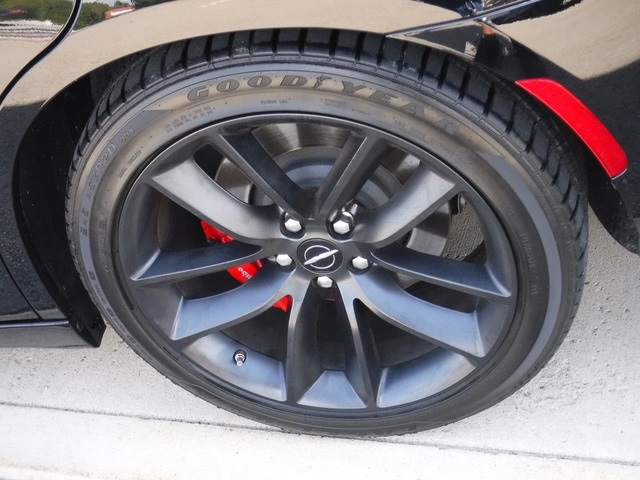 2023 Chrysler 300 C photo 2