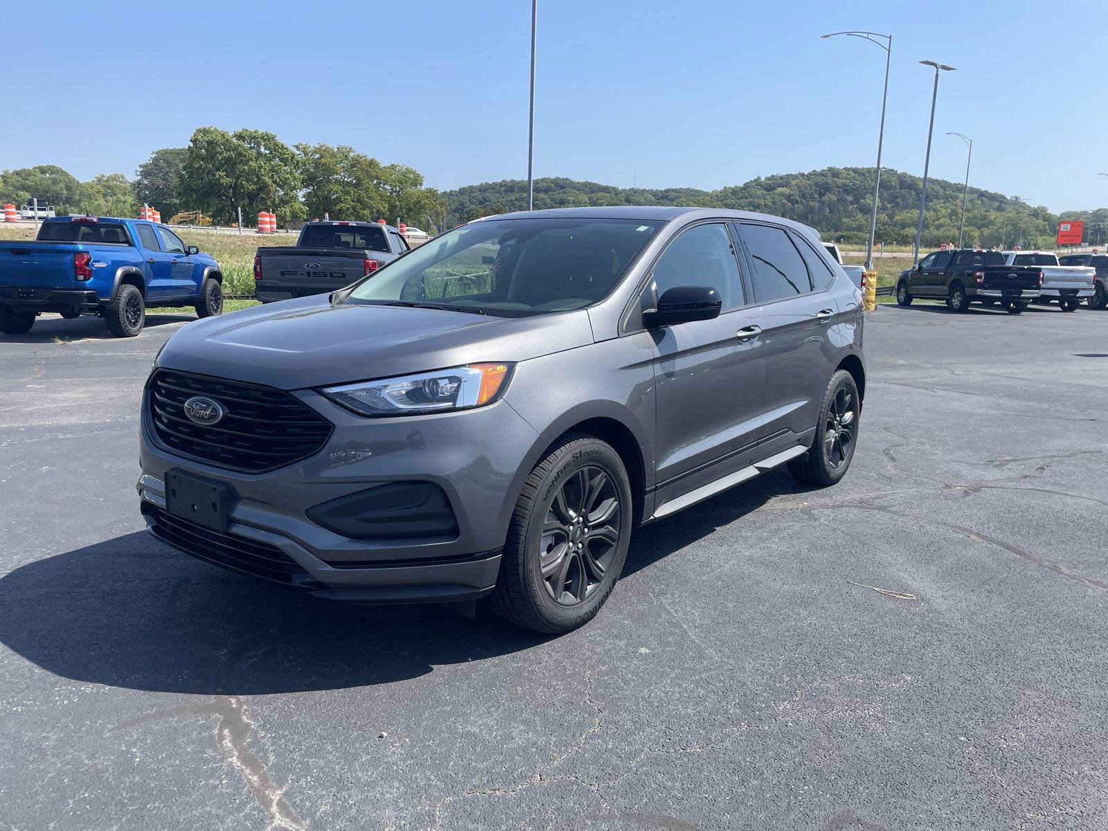 2024 Ford Edge SE photo 3