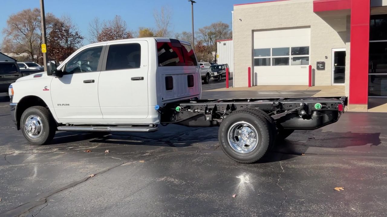 2024 Ram 3500 SLT photo 6