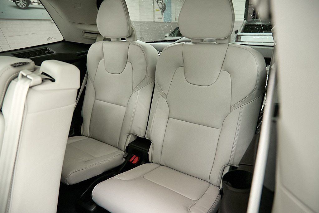 2026 VOLVO XC90 - Image 23