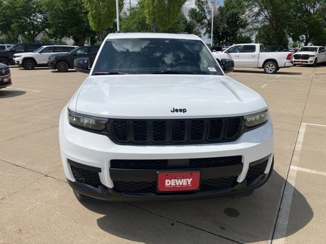 2025 Jeep Grand Cherokee Altitude X photo 2