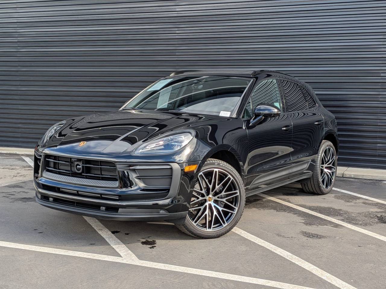 2026 Porsche Macan T's photo