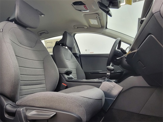 2025 Kia K4 EX photo 17