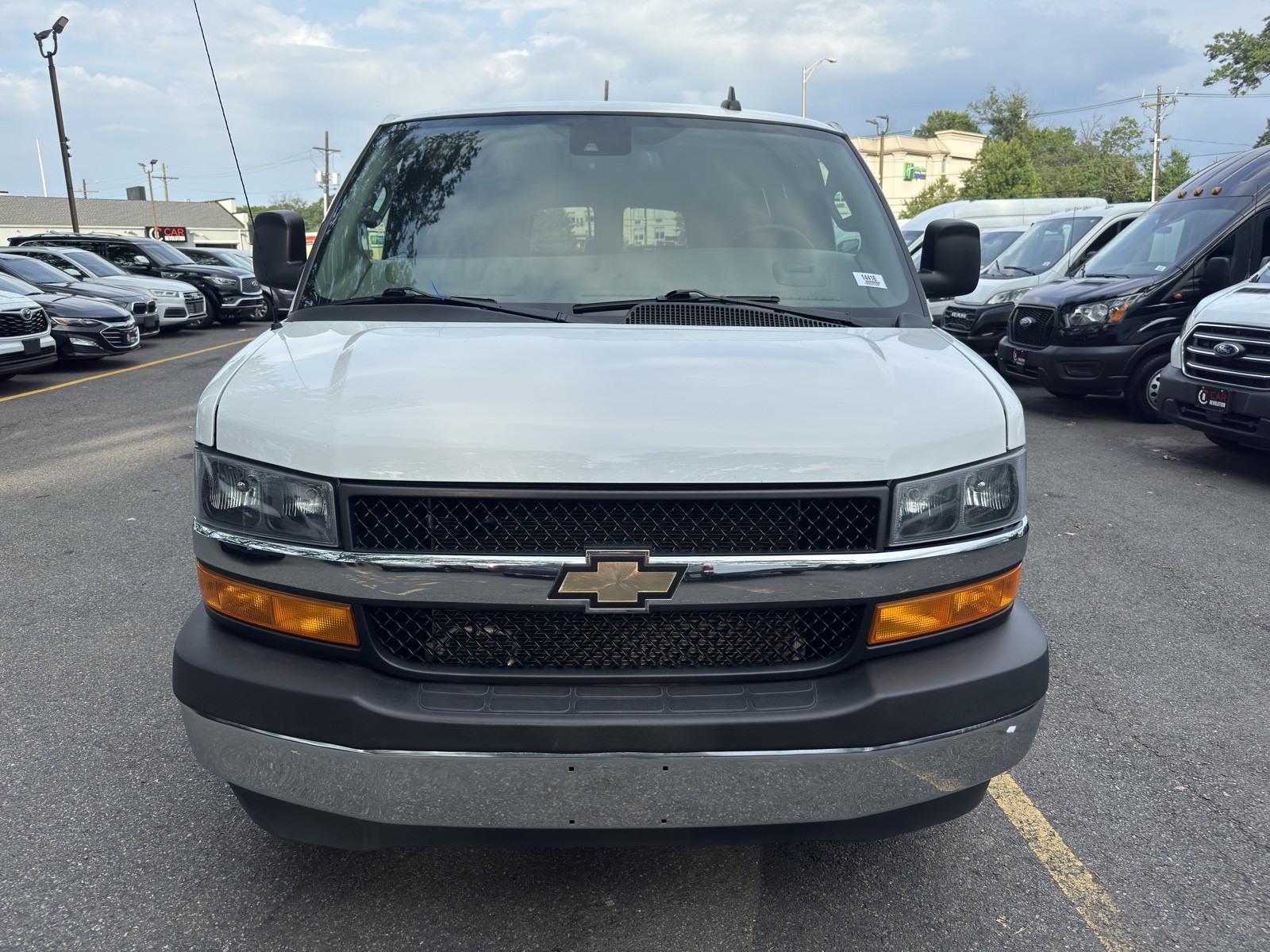 2022 Chevrolet Express Passenger LT photo 2