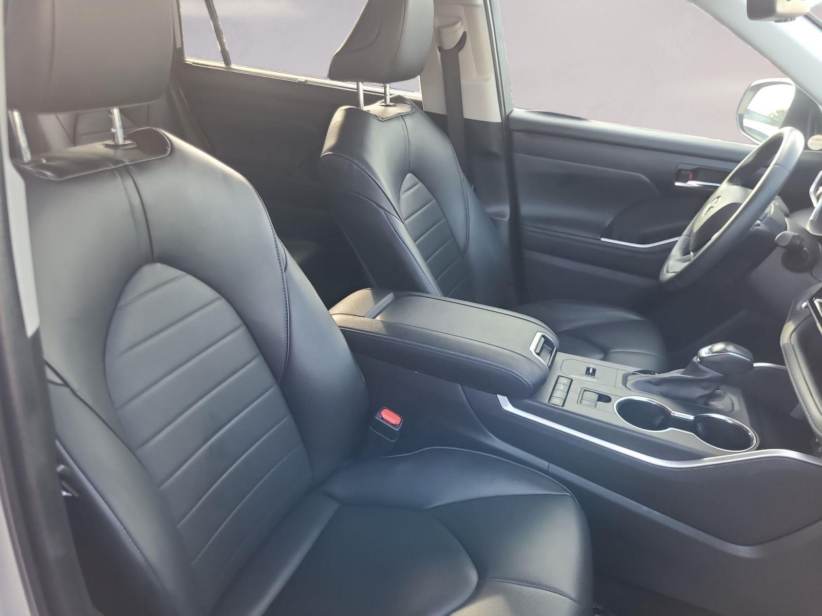 2022 Toyota Highlander XLE photo 15
