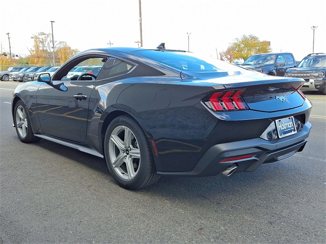2026 Ford Mustang EcoBoost photo 4