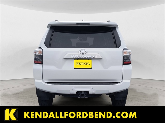 2022 Toyota 4Runner SR5 photo 4