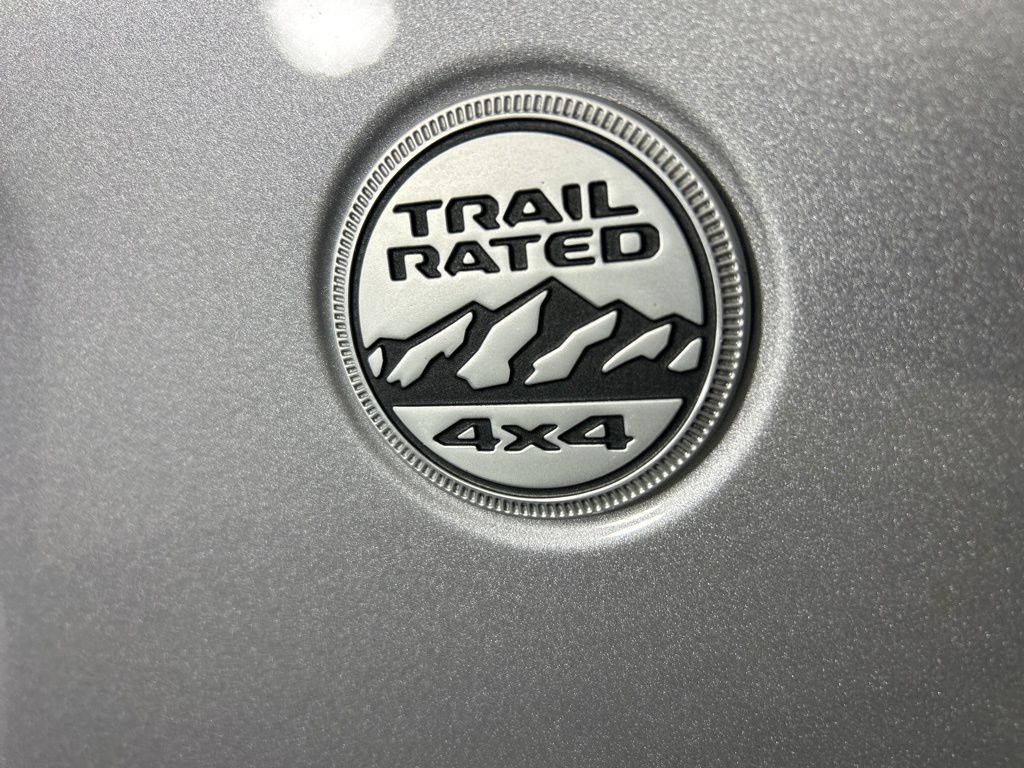 2020 Jeep Gladiator Overland photo 2