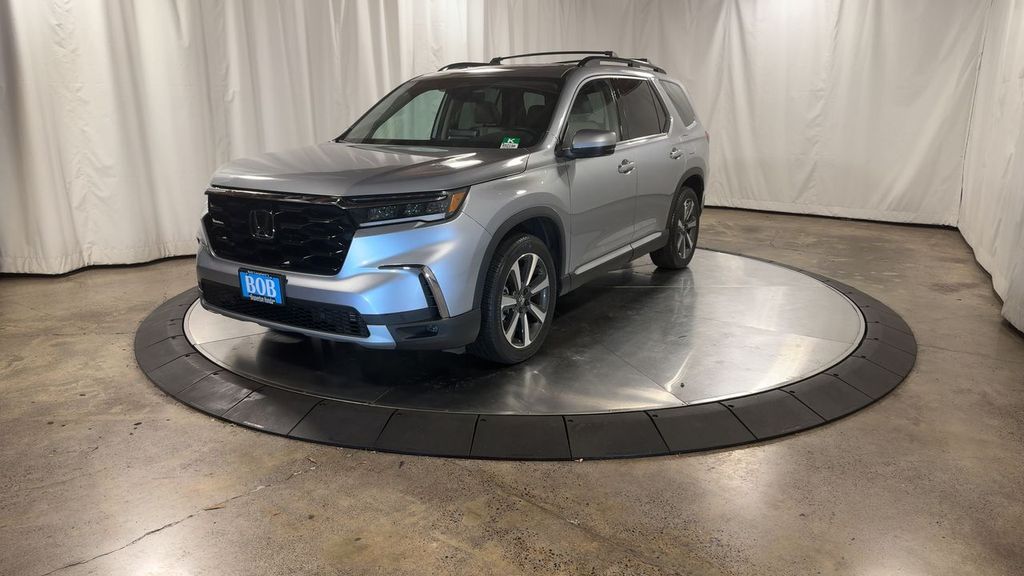 2023 Honda Pilot Touring photo 3