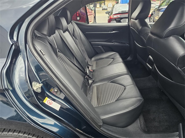 2018 Toyota Camry SE photo 11