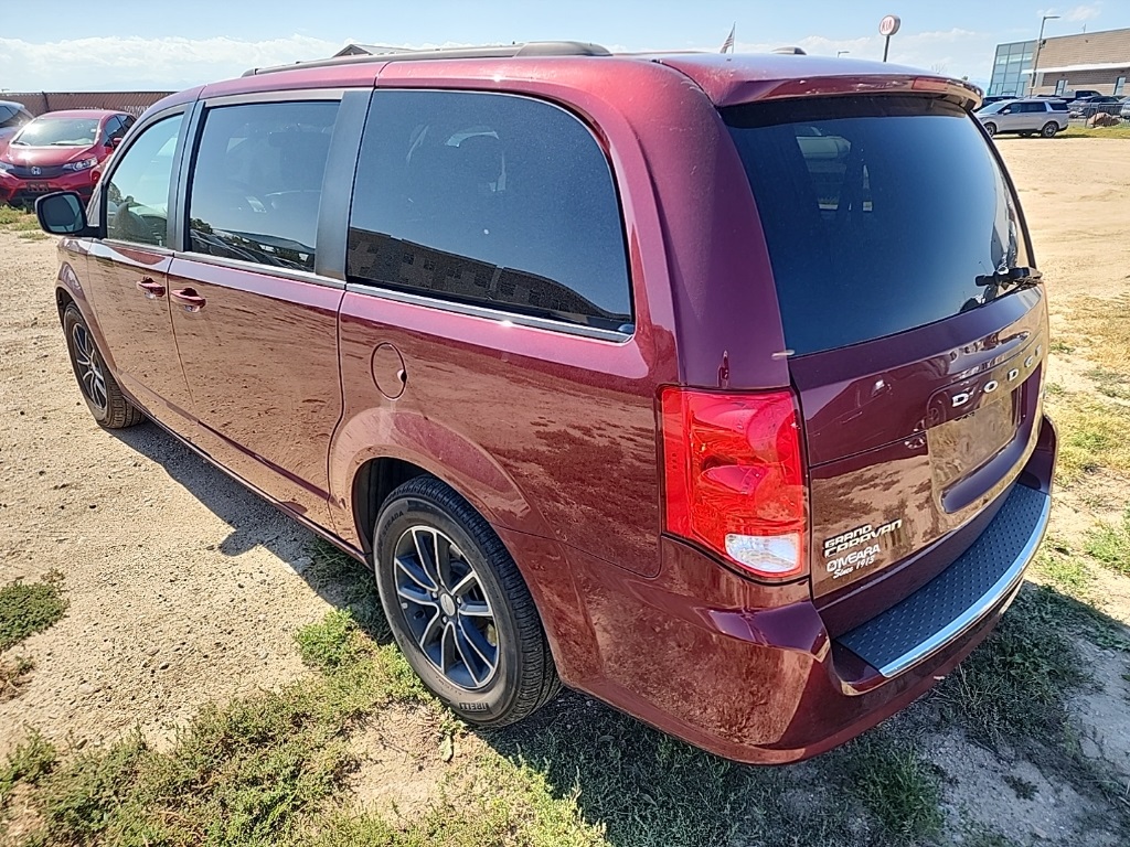 2018 Dodge Grand Caravan GT photo 2