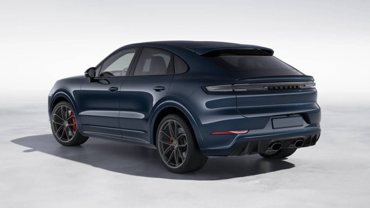2025 Porsche Cayenne Coupe GTS photo 3