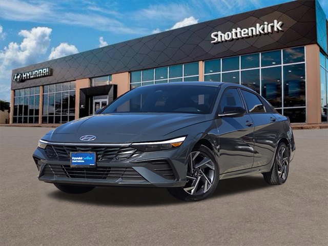 2025 Hyundai Elantra SEL's photo