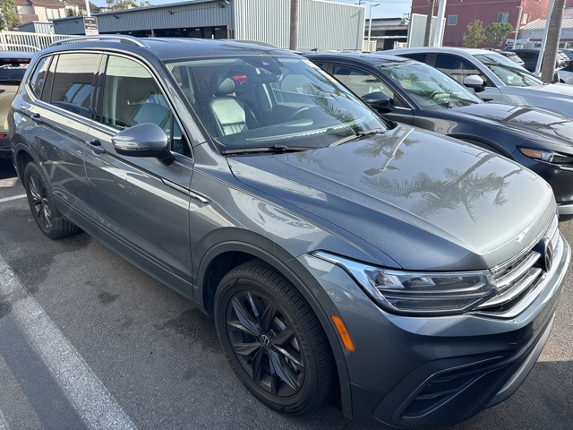 2024 Volkswagen Tiguan SE's photo