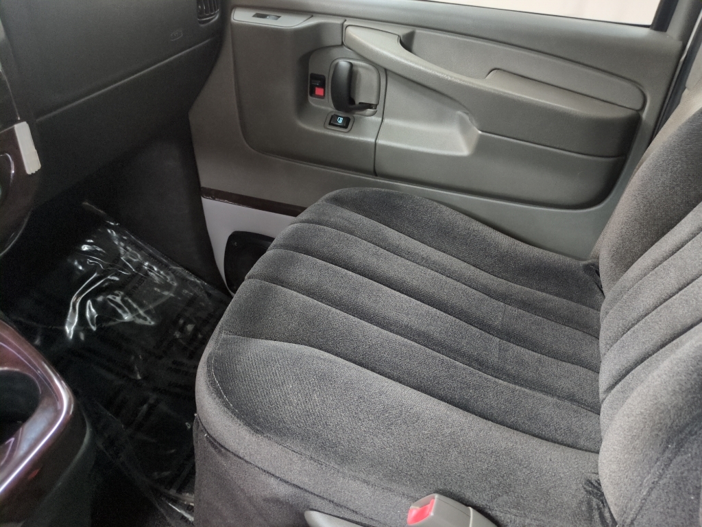 2012 Chevrolet Express Cargo 1500 photo 26