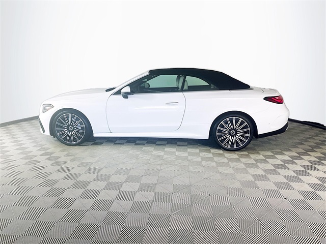 2026 Mercedes Benz CLE 450 4MATIC Cabriolet photo 4