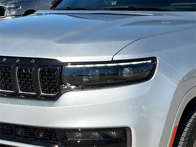 2024 Jeep Grand Wagoneer II photo 4