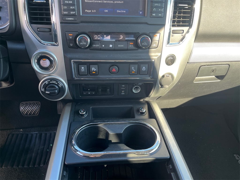 2018 Nissan Titan PRO-4X photo 15