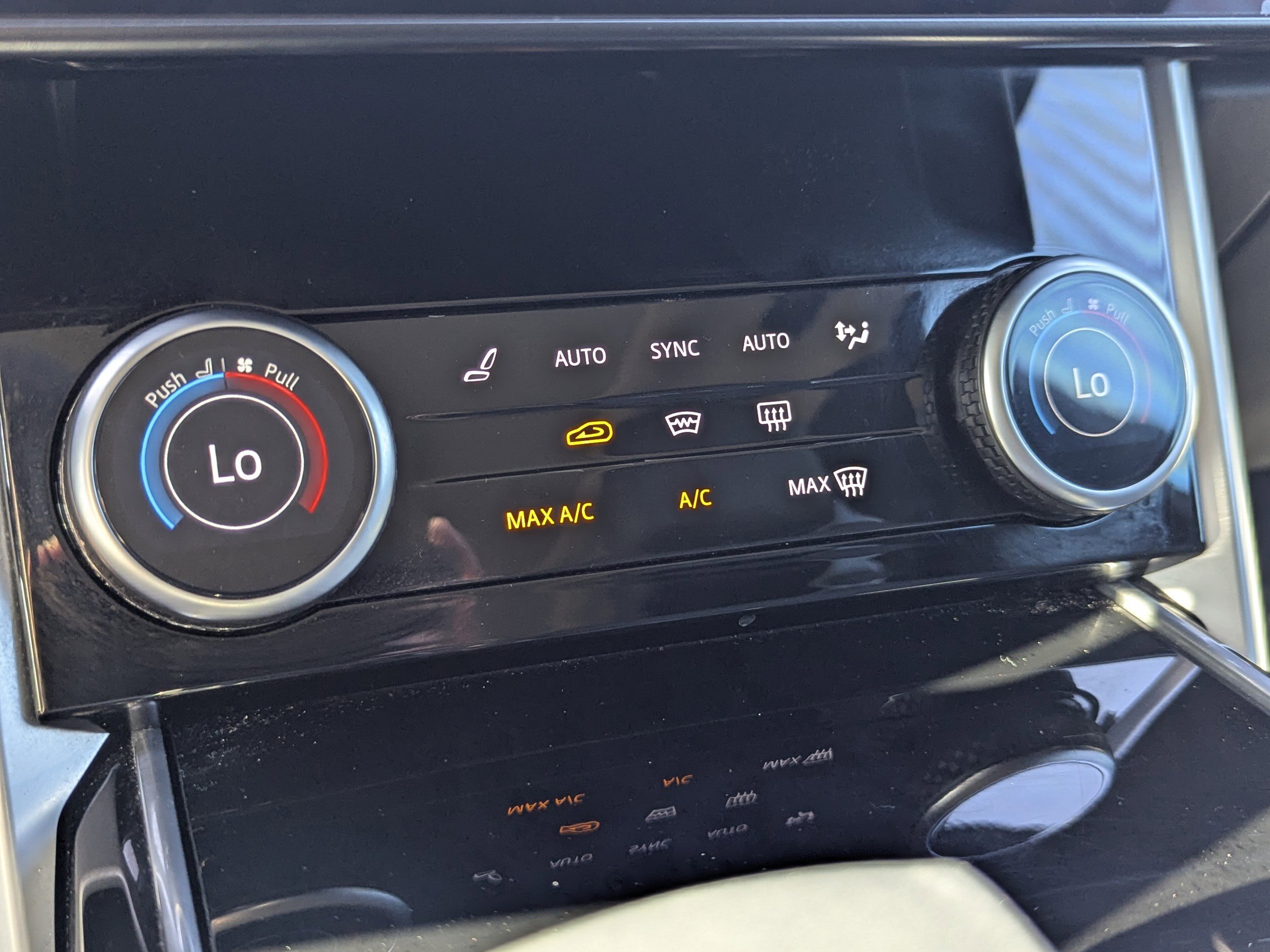 2023 Land Rover Range Rover SE photo 31