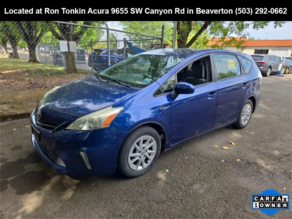 2014 Toyota Prius V Three photo 3