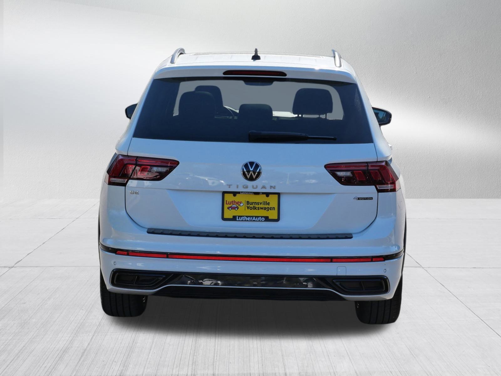2024 Volkswagen Tiguan SE R-Line Black photo 3
