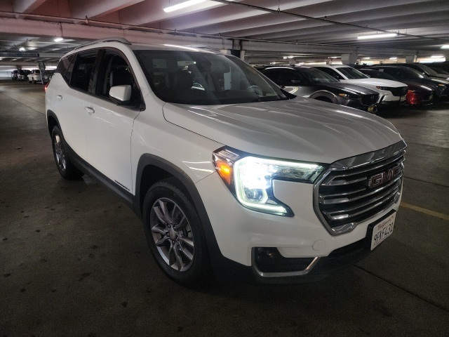 2023 GMC Terrain SLT's photo