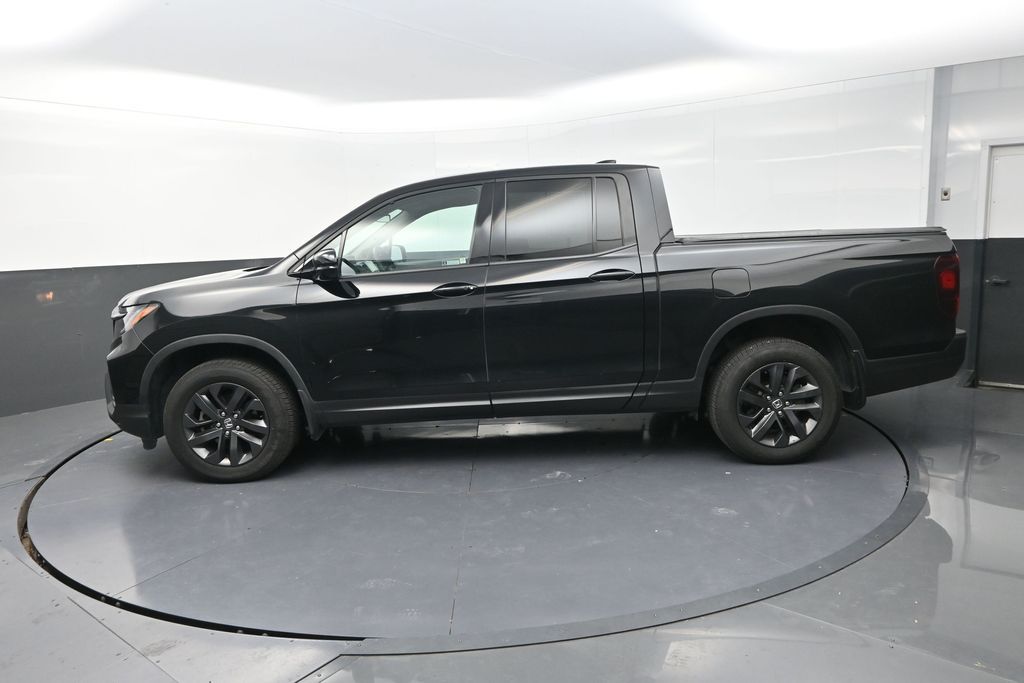 2021 Honda Ridgeline Sport photo 2