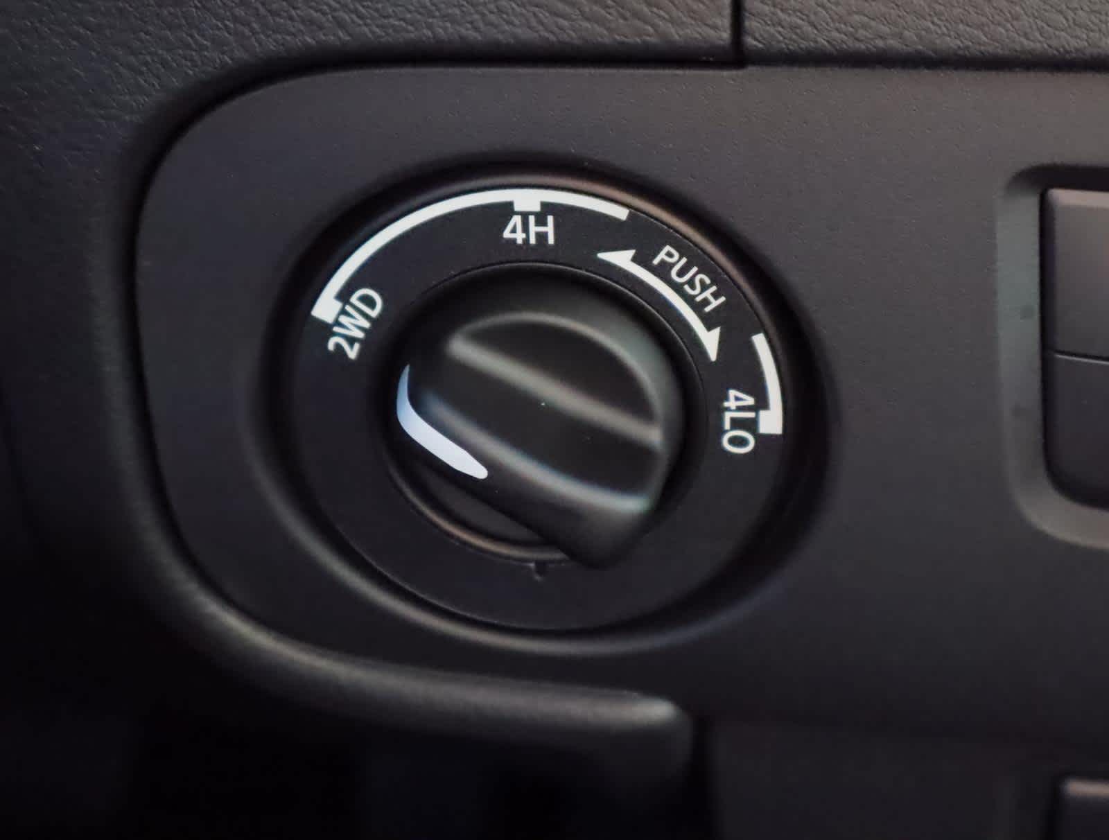 2025 Nissan Frontier PRO-4X photo 23
