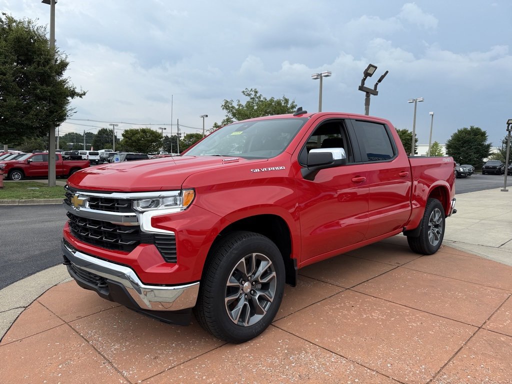 2025 Chevrolet Silverado 1500 LT photo 3