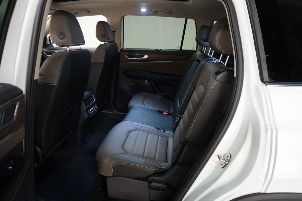 2026 Volkswagen Atlas SEL photo 9
