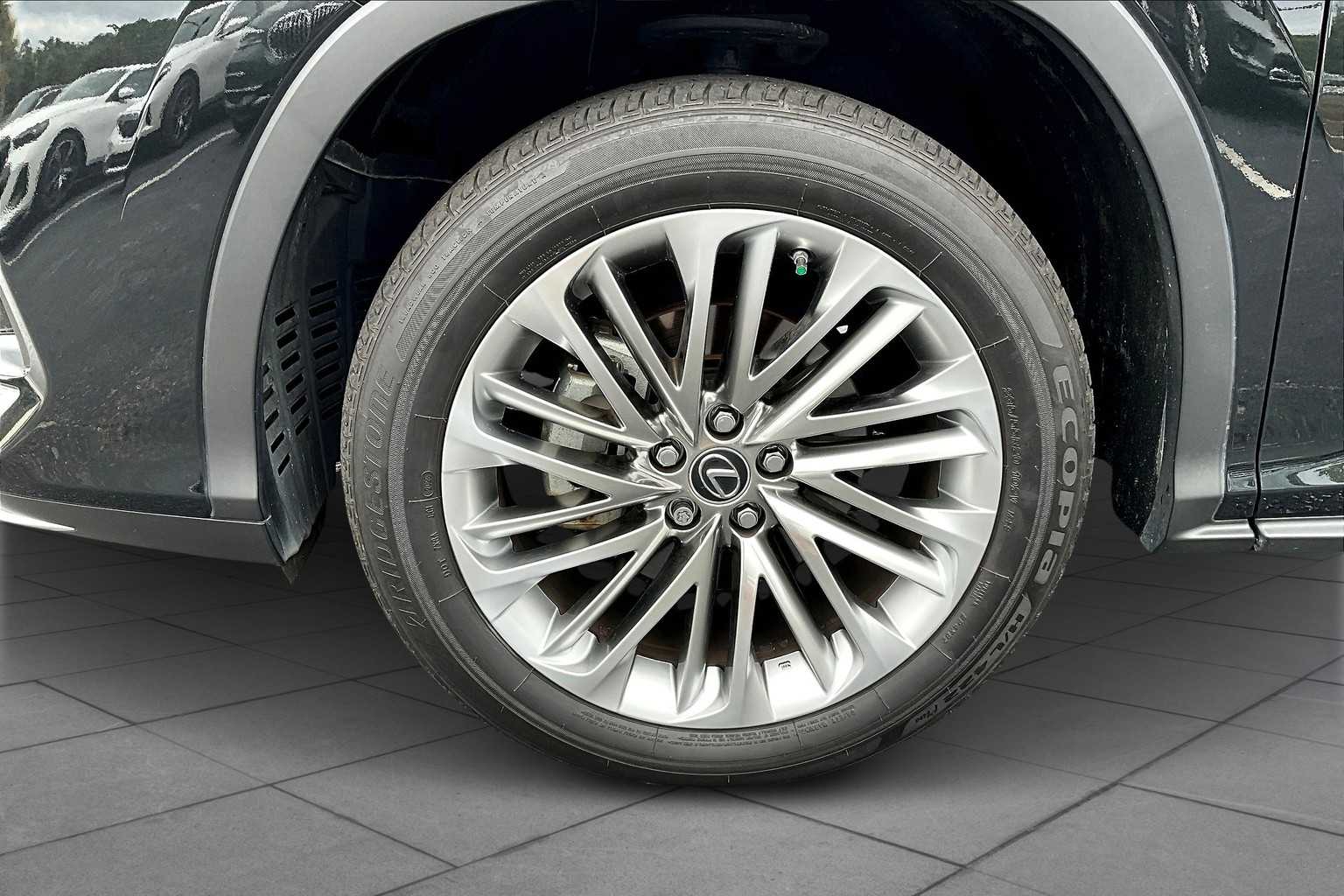 2021 Lexus RX Luxury AWD photo 9