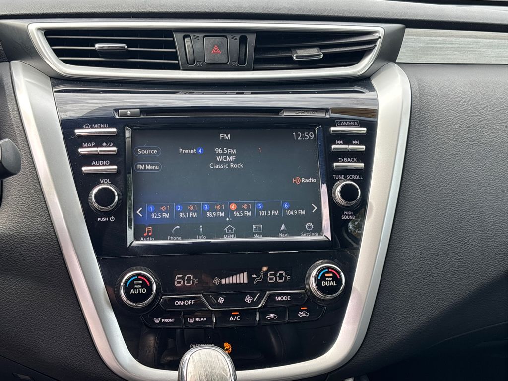 2017 Nissan Murano SL photo 18