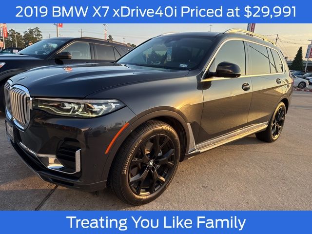2019 BMW X7 40i's photo