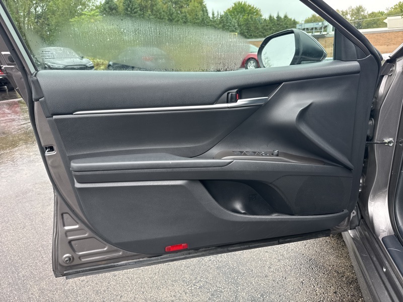 2022 Toyota Camry SE photo 15
