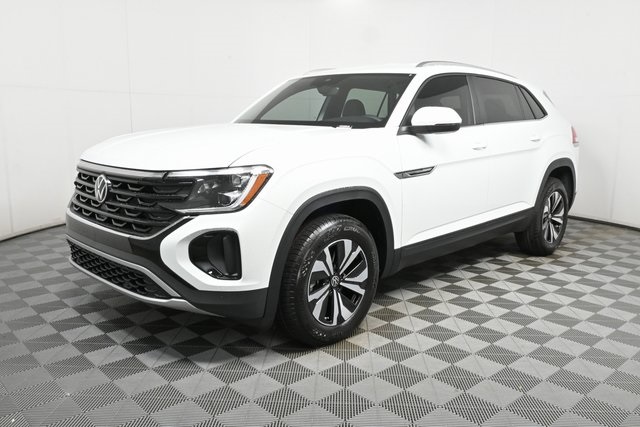 2025 Volkswagen Atlas Cross Sport SE photo 2