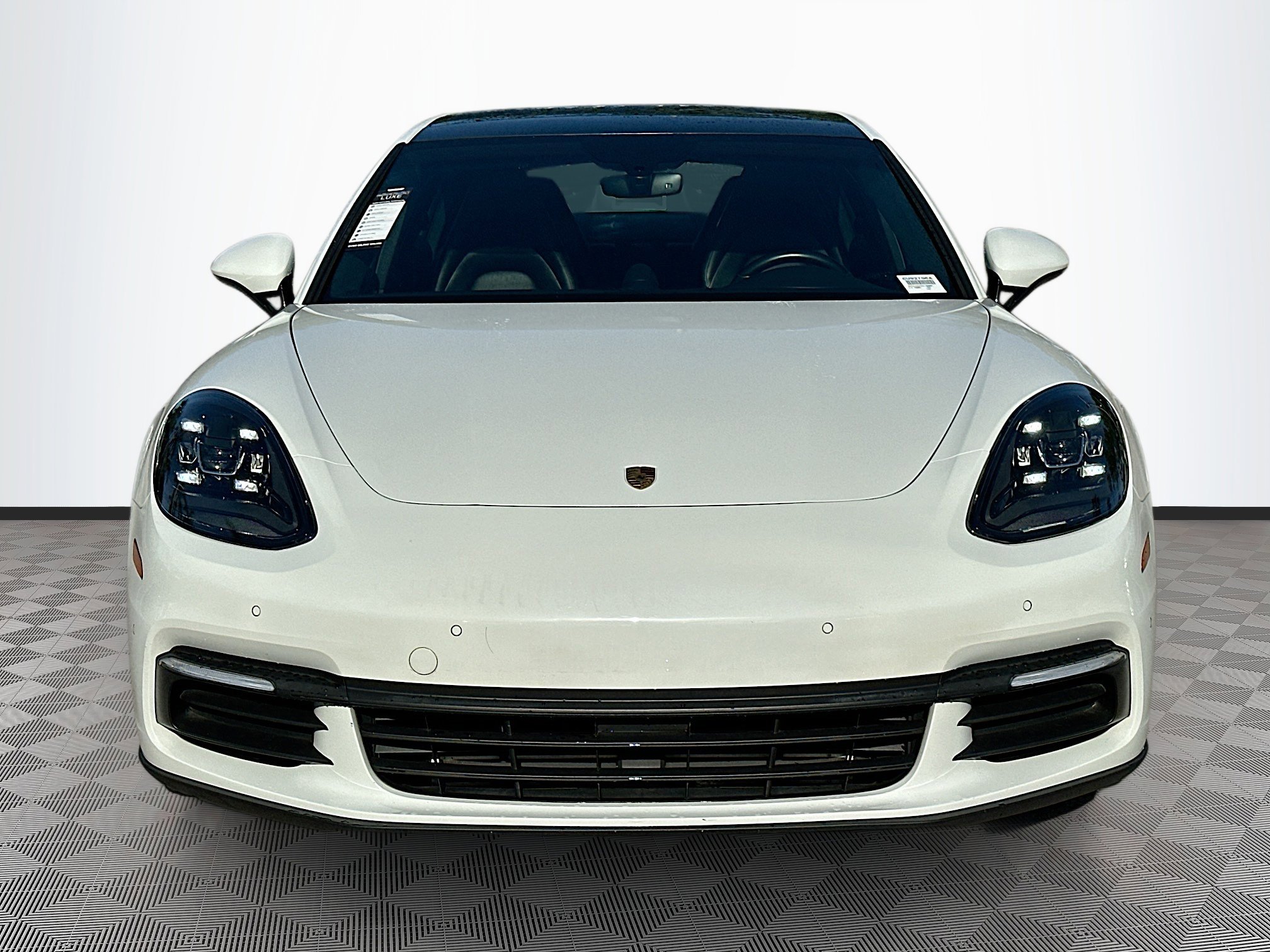 2020 Porsche Panamera 4 photo 2