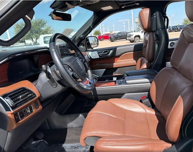 2024 Lincoln Navigator Reserve photo 2
