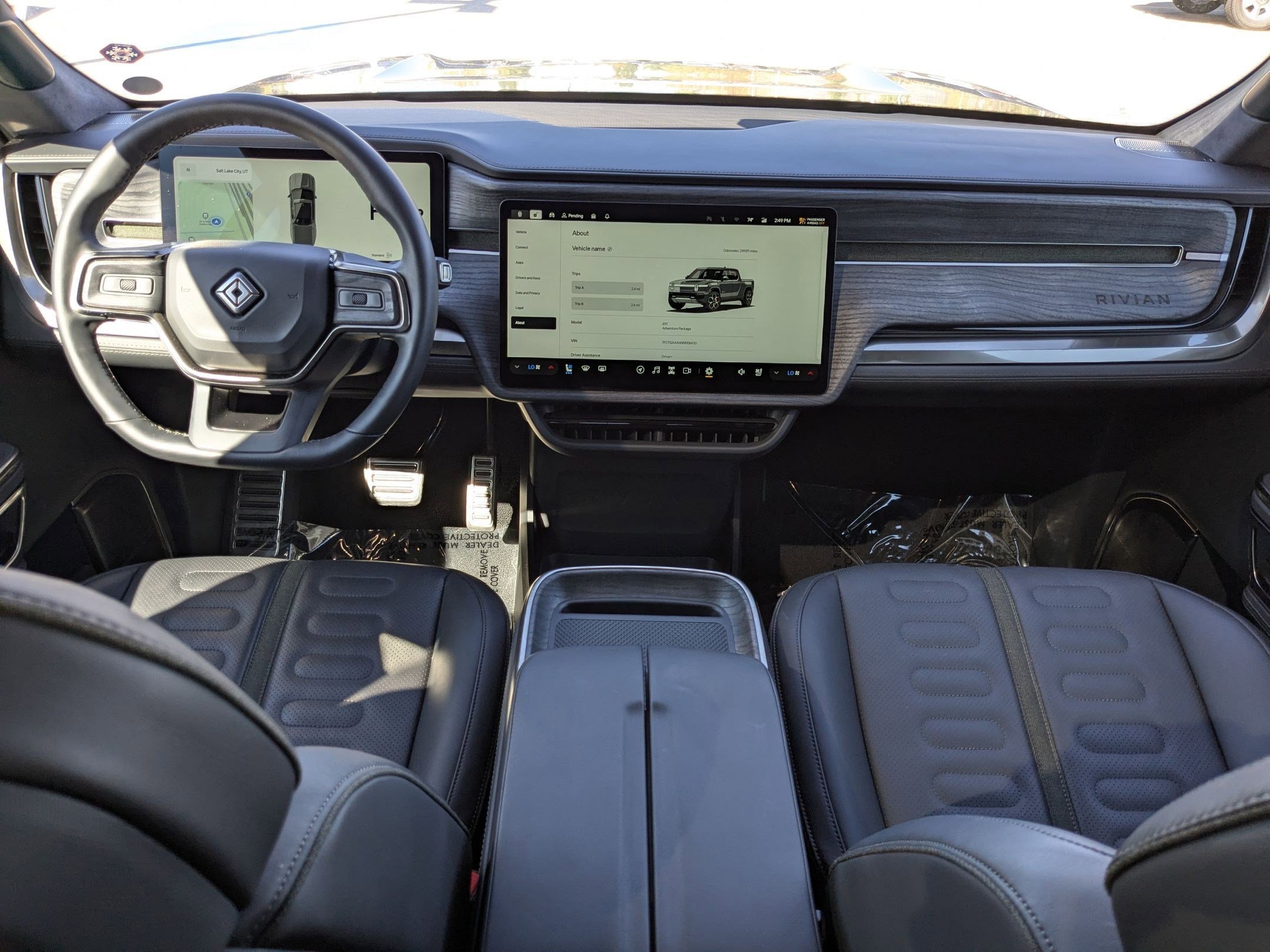 2022 Rivian R1T Adventure photo 16
