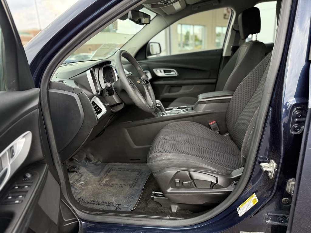 2015 Chevrolet Equinox LS photo 16