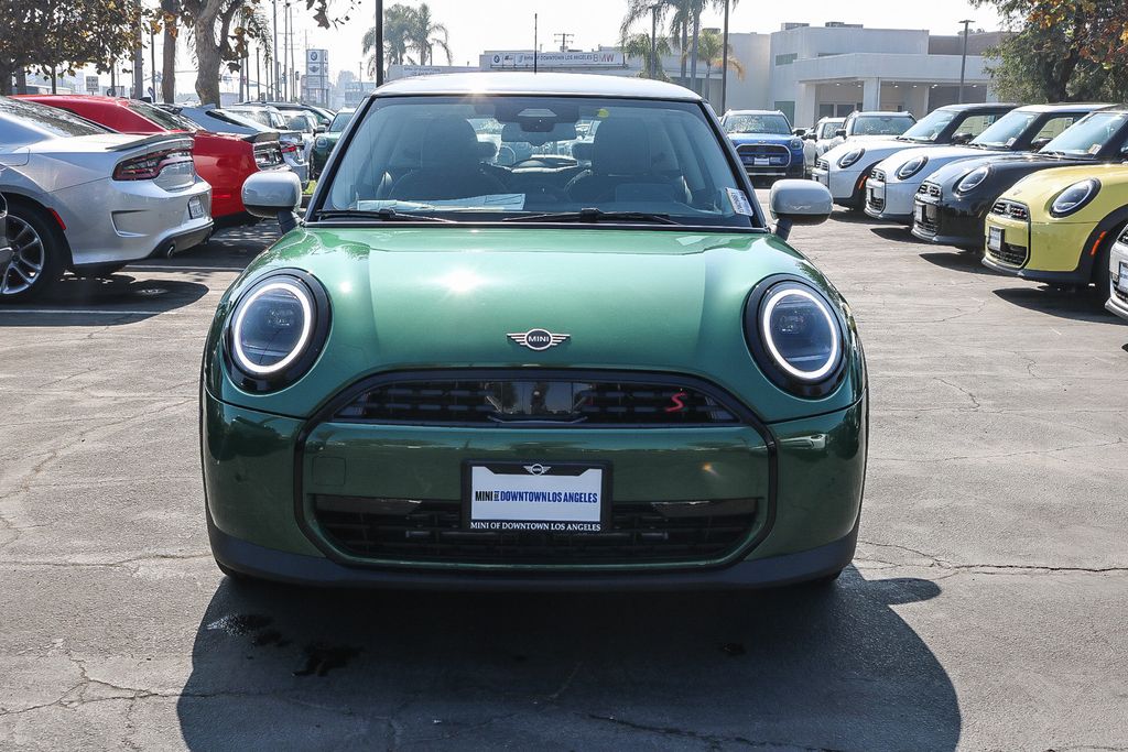2025 Mini Cooper 2 Door Hardtop Signature photo 3
