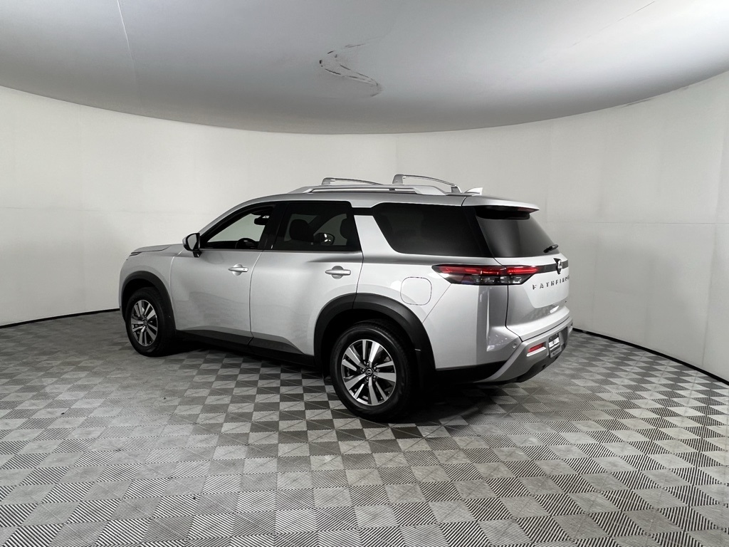 2022 Nissan Pathfinder SL photo 5