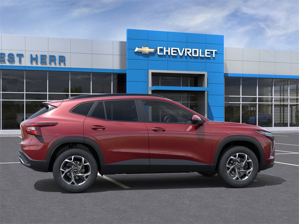 2025 Chevrolet Trax LT photo 5