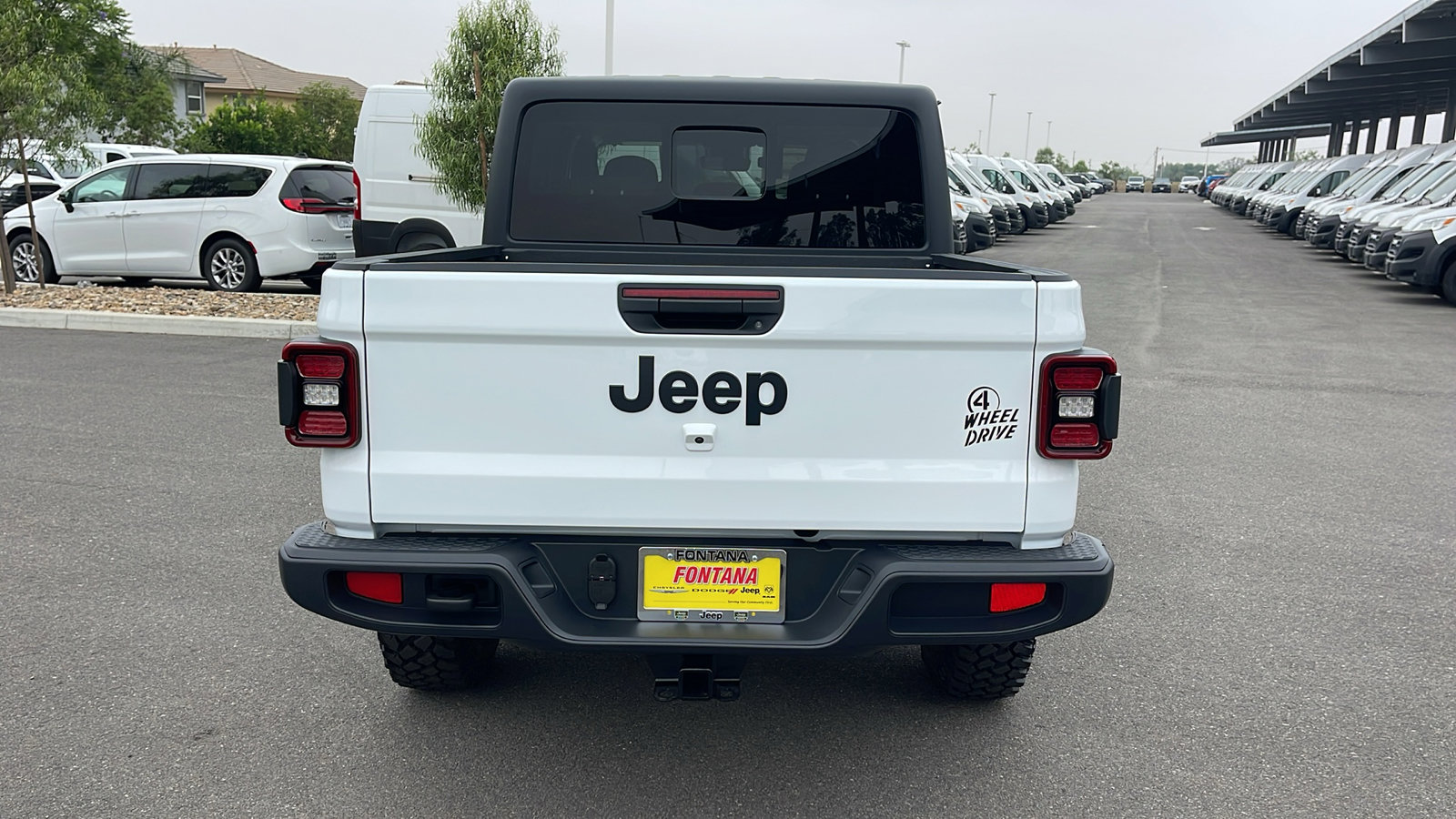 2025 Jeep Gladiator Willys photo 4