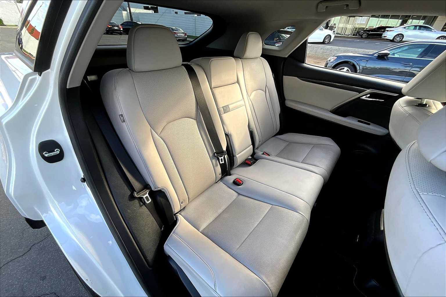 2022 Lexus RX photo 19